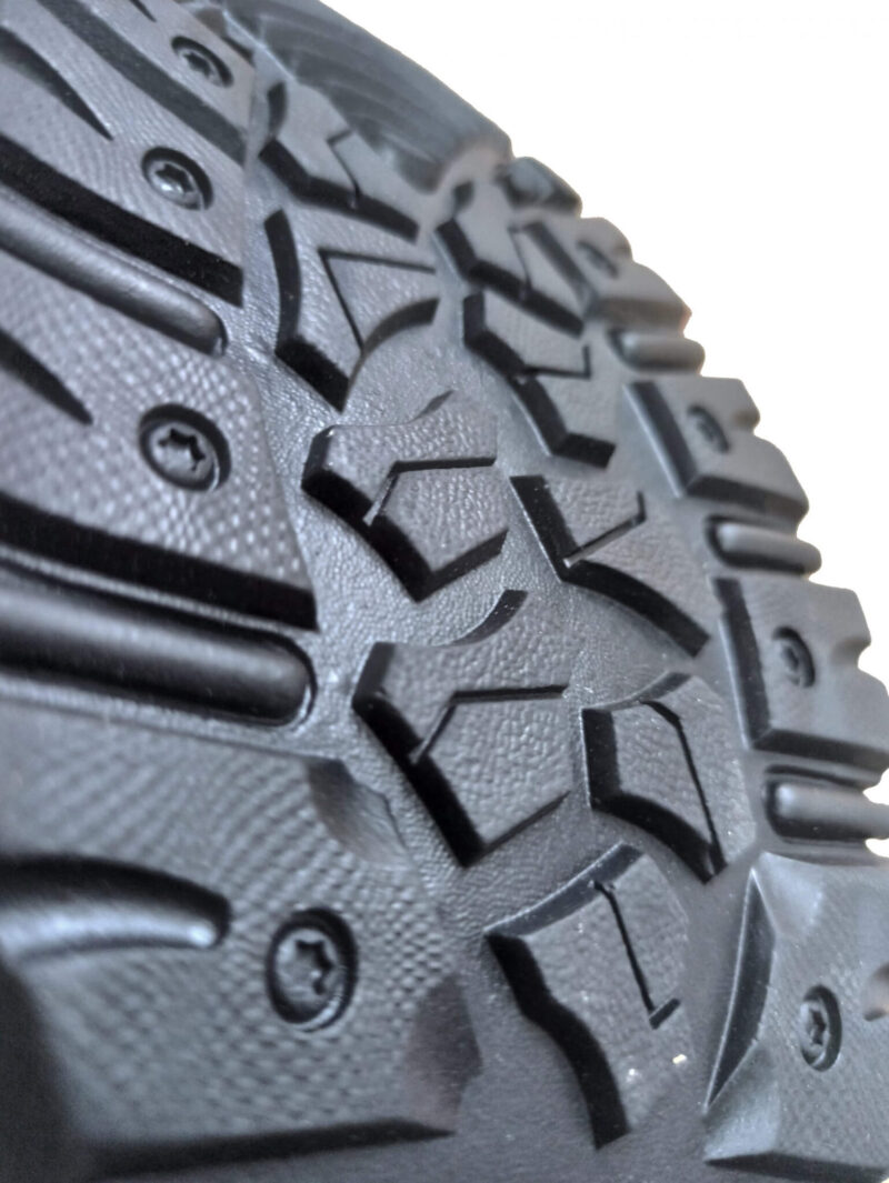 bota trekking tungurahua waterproof impermeable looop calzado montaña tatoo adidas merrel detalle suela