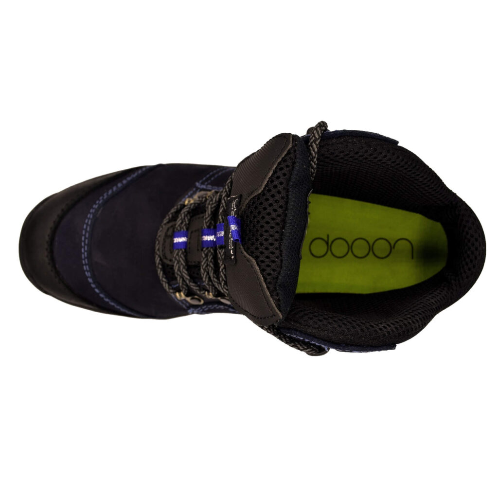 bota trekking wolf waterproof impermeable quito ecuador montañismo zapato calzado tatoo explorer north face sportiva adidas terrex merrel frontal