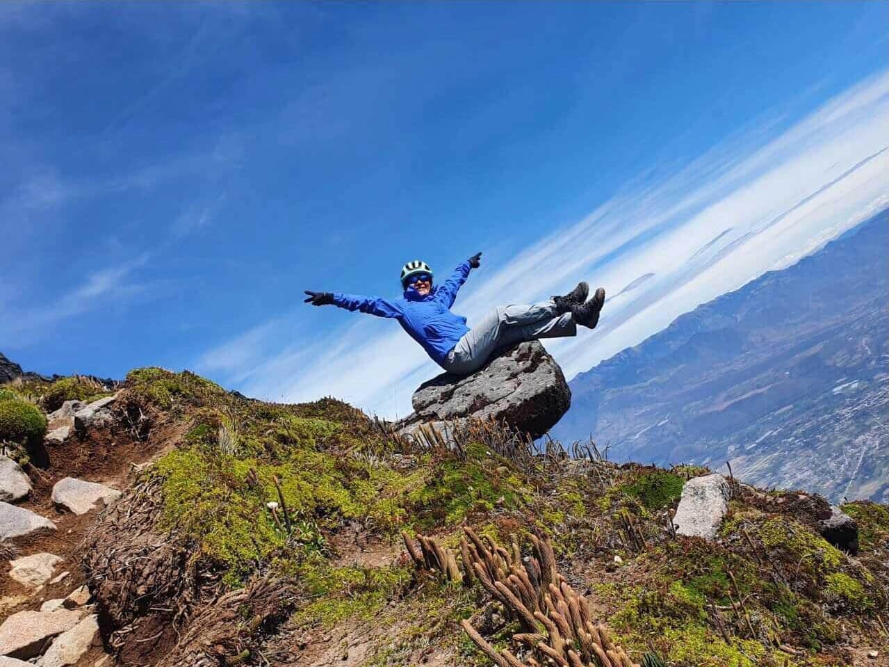 iniciacion montañismo trekking hiking ecuador montañas guia aseguim